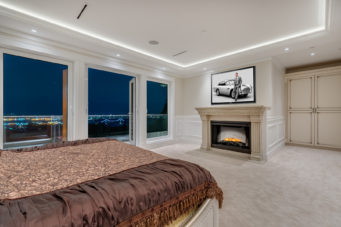 GRAND EUROPEAN CLASSIC LUXURY PROPERTY IN THE BEST BLOCK OF BRITISH PROPERTIES - 1367 Chartwell Dr, West Vancouver